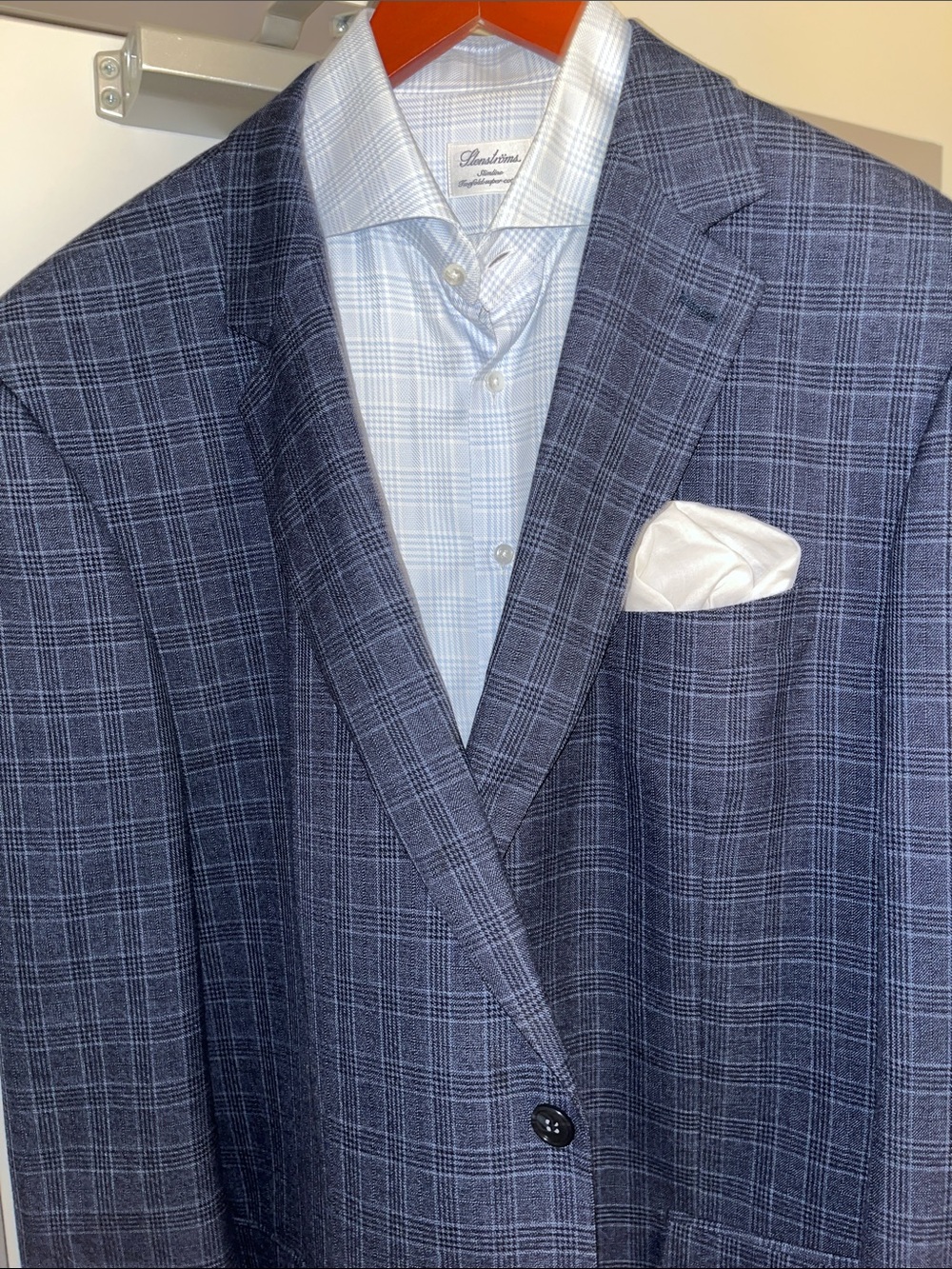 Carrington Signature Blue Plaid Sport Coat size 50 L US.